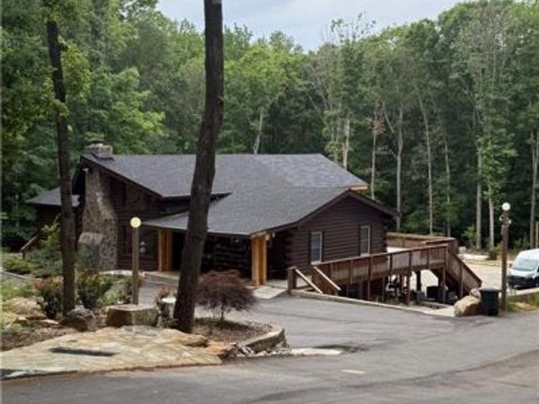 2426 E Maddox Road , Buford, GA 30519