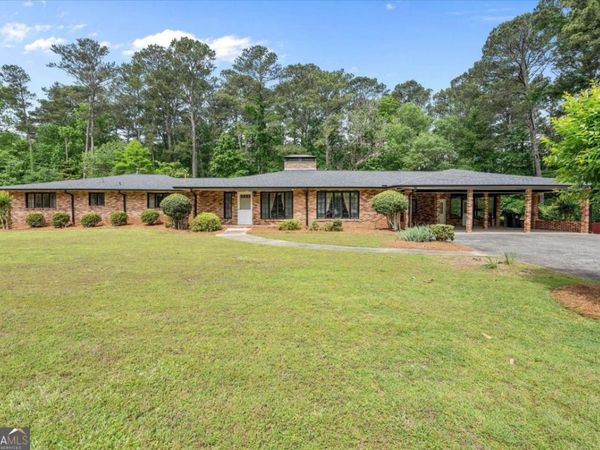 4671 Dogwood Dr, Acworth, GA 30101