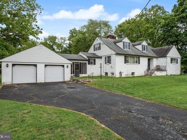 421 IRVING STREET, MOORESTOWN, NJ 08057