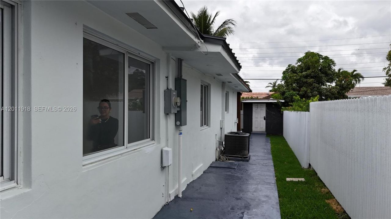 3536 NW 14th Ter , Miami, FL 33125 Photo
