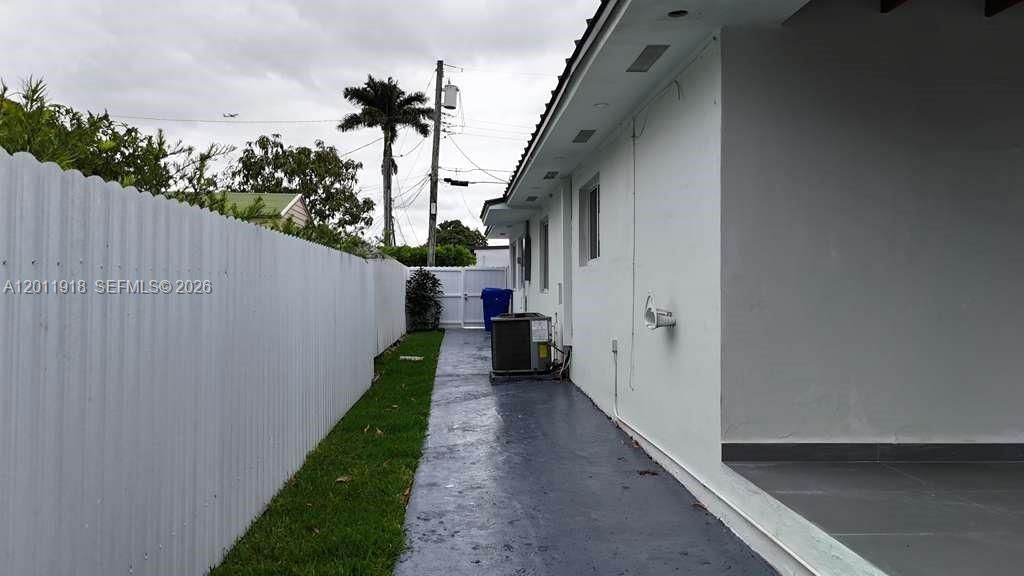 3536 NW 14th Ter , Miami, FL 33125 Photo