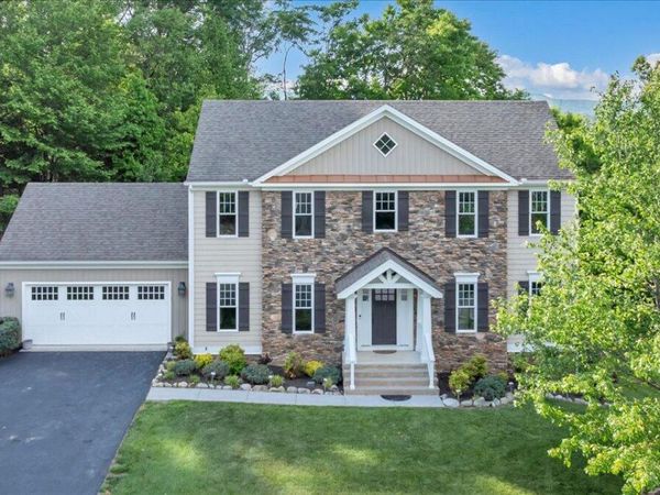 5882 Monet DR , Roanoke, VA 24018
