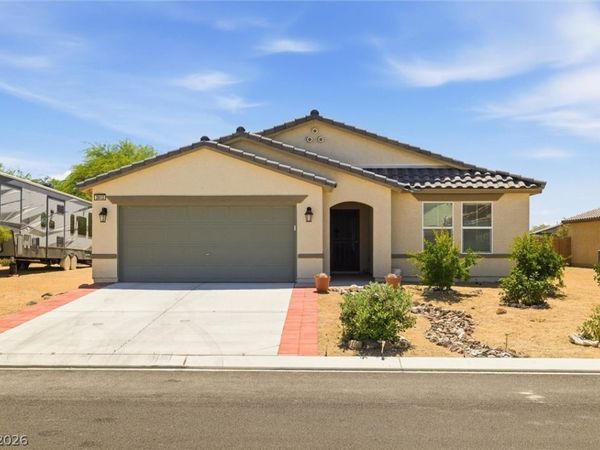 3813 E Gunnison Avenue , Pahrump, NV 89061