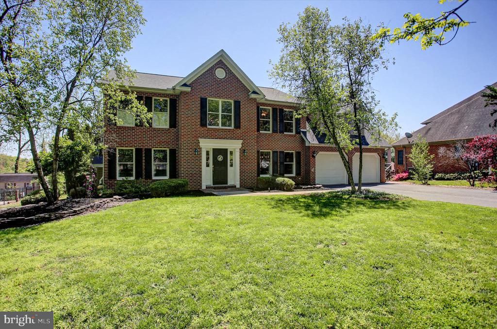 2635 CASTLEGREEN DRIVE, GREENCASTLE, PA 17225
