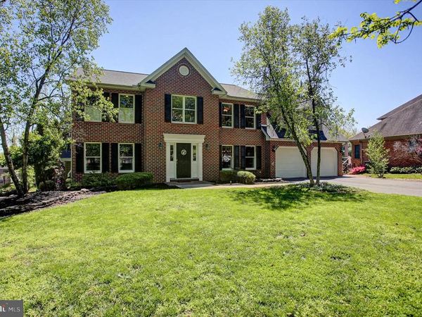 2635 CASTLEGREEN DRIVE, GREENCASTLE, PA 17225