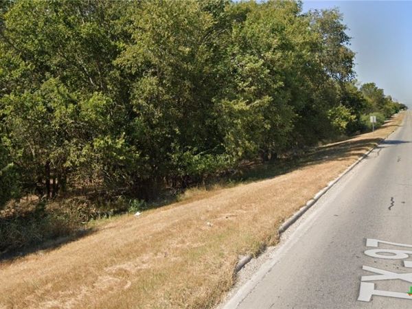 703 Water Street, Gonzales, TX 78629