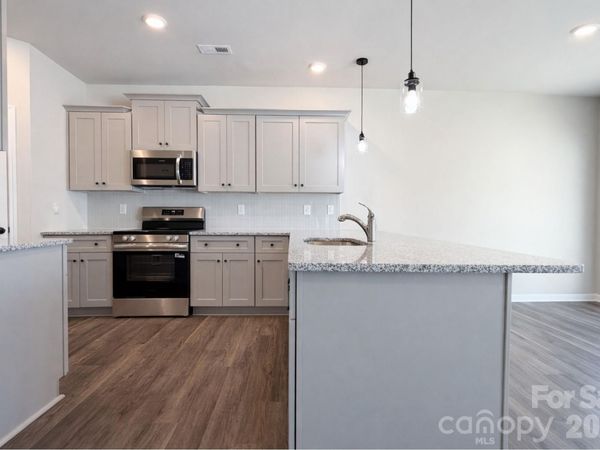 4725 Muskogee Drive , Charlotte, NC 28227