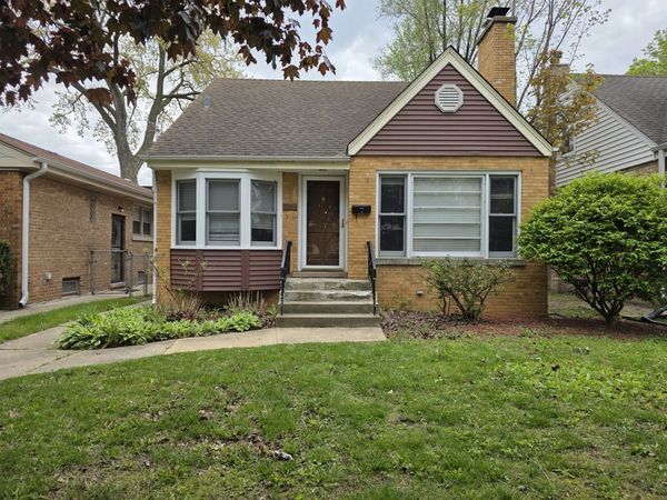 2012 DOBSON Street , Evanston, IL 60202