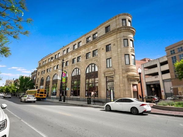 3325 N Lincoln Avenue, Unit 302, Chicago, IL 60657