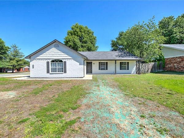 4490 W Chaparral Lane , Fayetteville, AR 72704