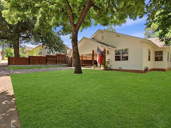 208 W Couts Street, Weatherford, TX 76086