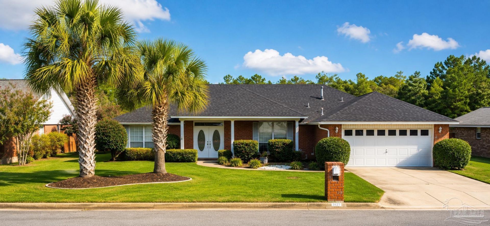 1697 Beachside Dr, Pensacola, FL 32506 Main Photo