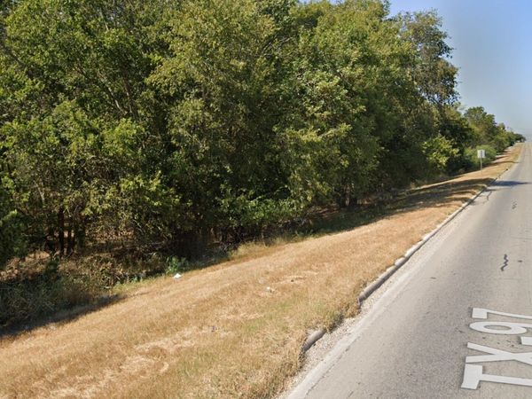 703 Water, Gonzales, TX 78629