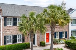 20 Charlestowne Court photo 4
