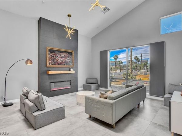 121 S 11th Street, Las Vegas, NV 89101
