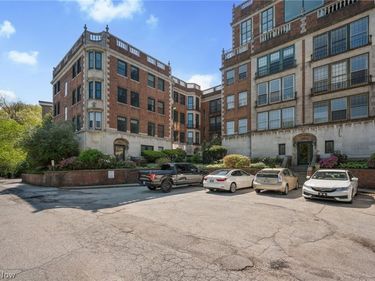 11430 Cedar Glen, Unit B5, Cleveland, OH 44106