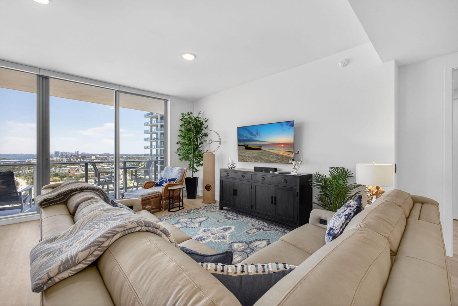 220 Lake Shore Drive, Unit 1907, West Palm Beach, FL 33403 Photo