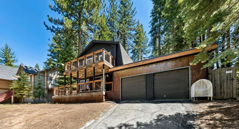 1685 Skyline Drive, South Lake Tahoe, CA 96150 Photo