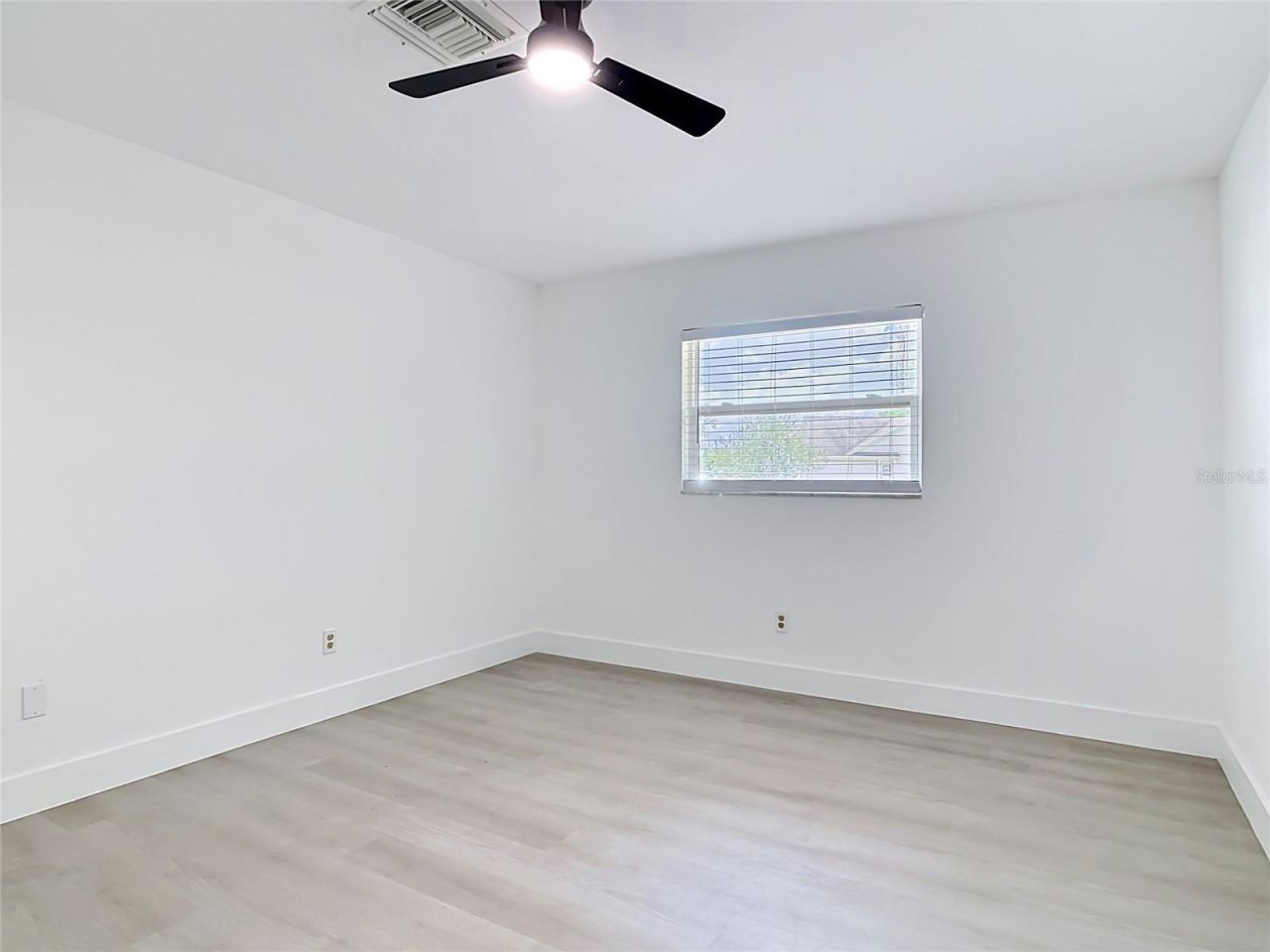 930 Troy Drive , Deltona, FL 32725 Photo