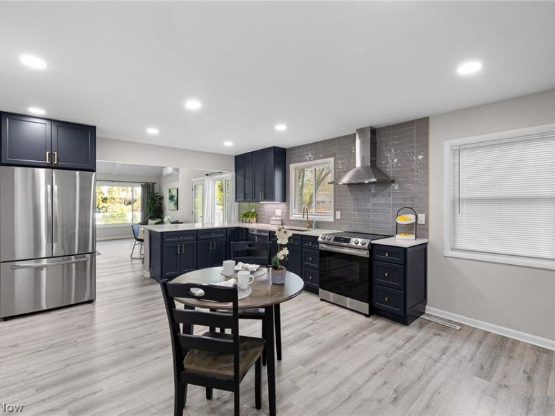 2666 W Asplin Drive, Rocky River, OH 44116 Photo 4