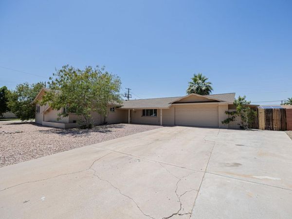 5018 N 64th Lane, Glendale, AZ 85301