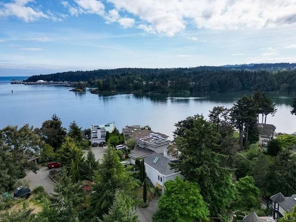 317 Bessborough Close, View Royal, BC V9B 3M3