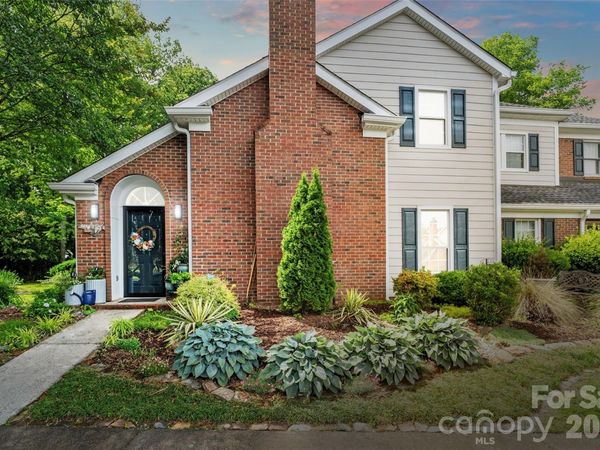 9486 Kings Falls Drive, Charlotte, NC 28210