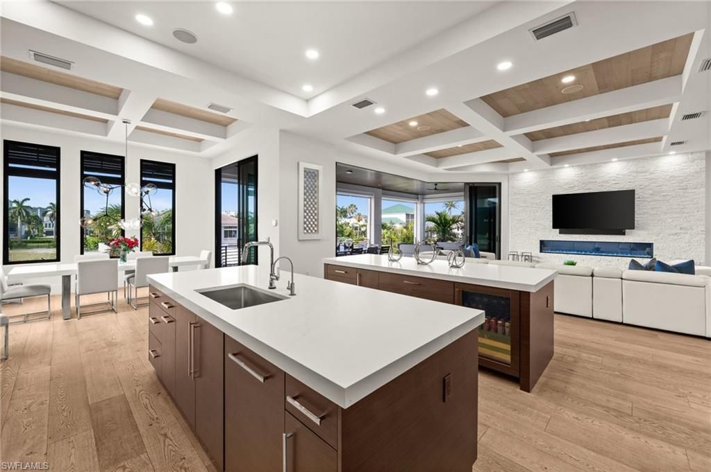 380 Trade Winds Ave , Naples, FL 34108 Photo
