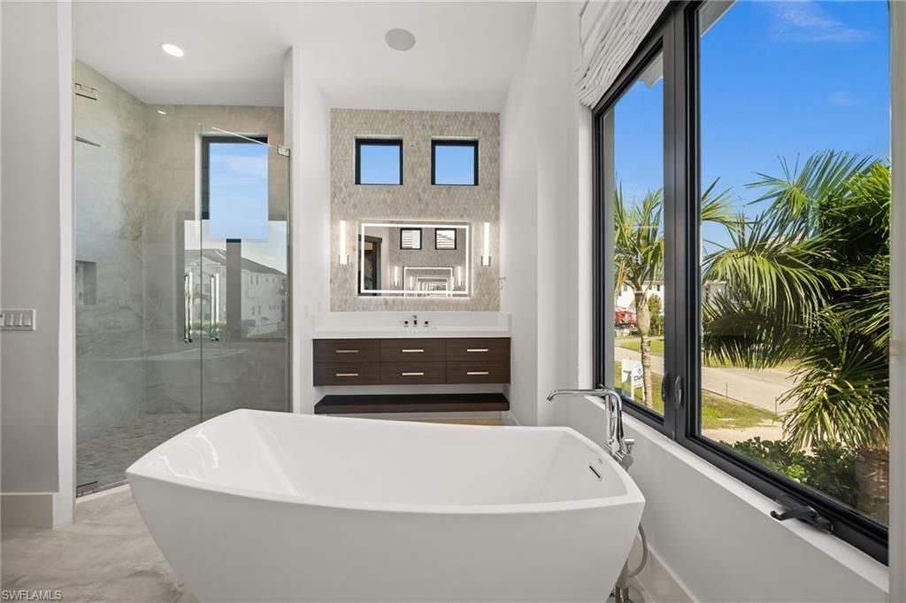 380 Trade Winds Ave , Naples, FL 34108 Photo