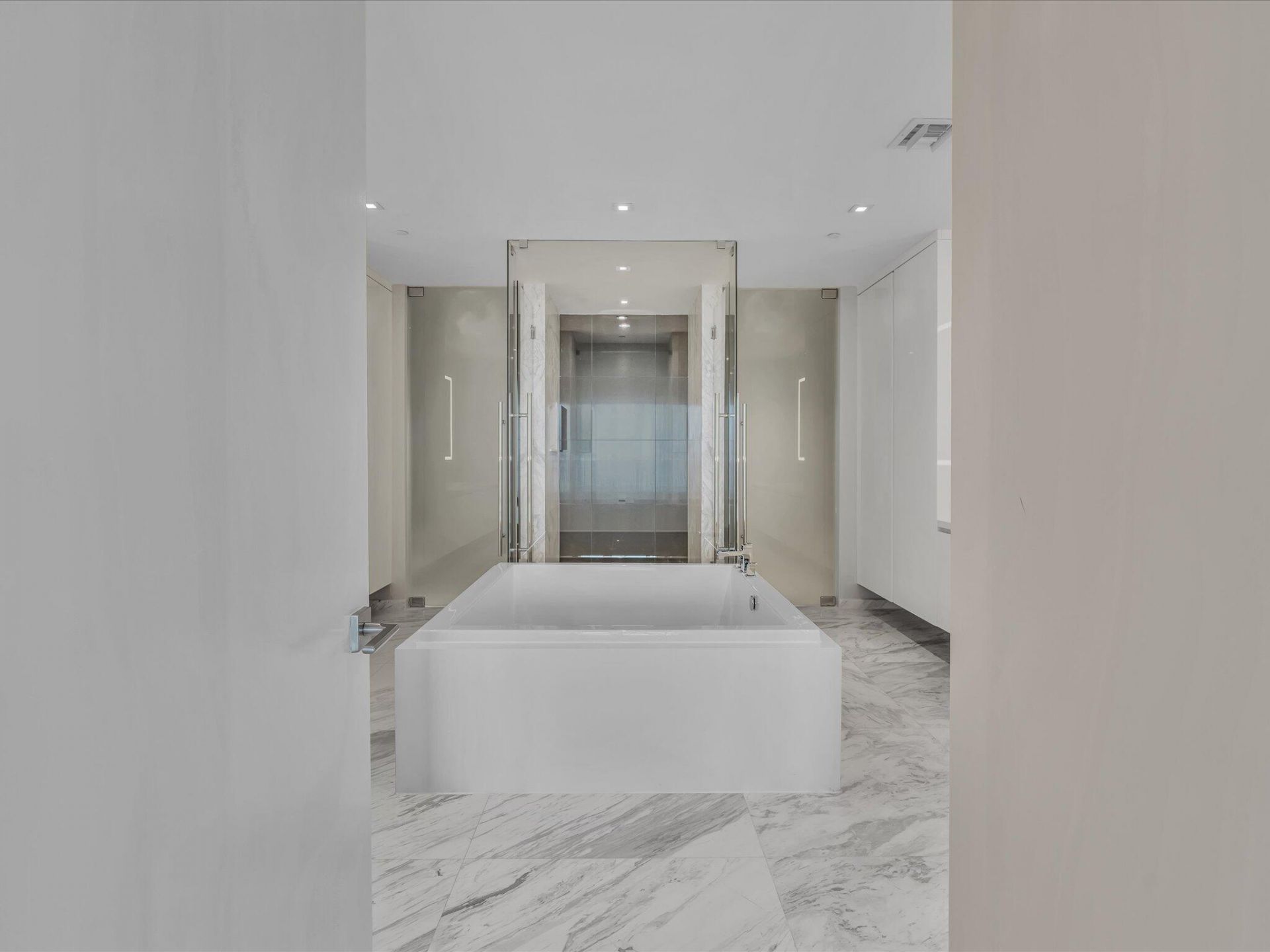 701 N Fort Lauderdale Beach Boulevard N, Unit 802, Fort Lauderdale, FL 33304 Photo