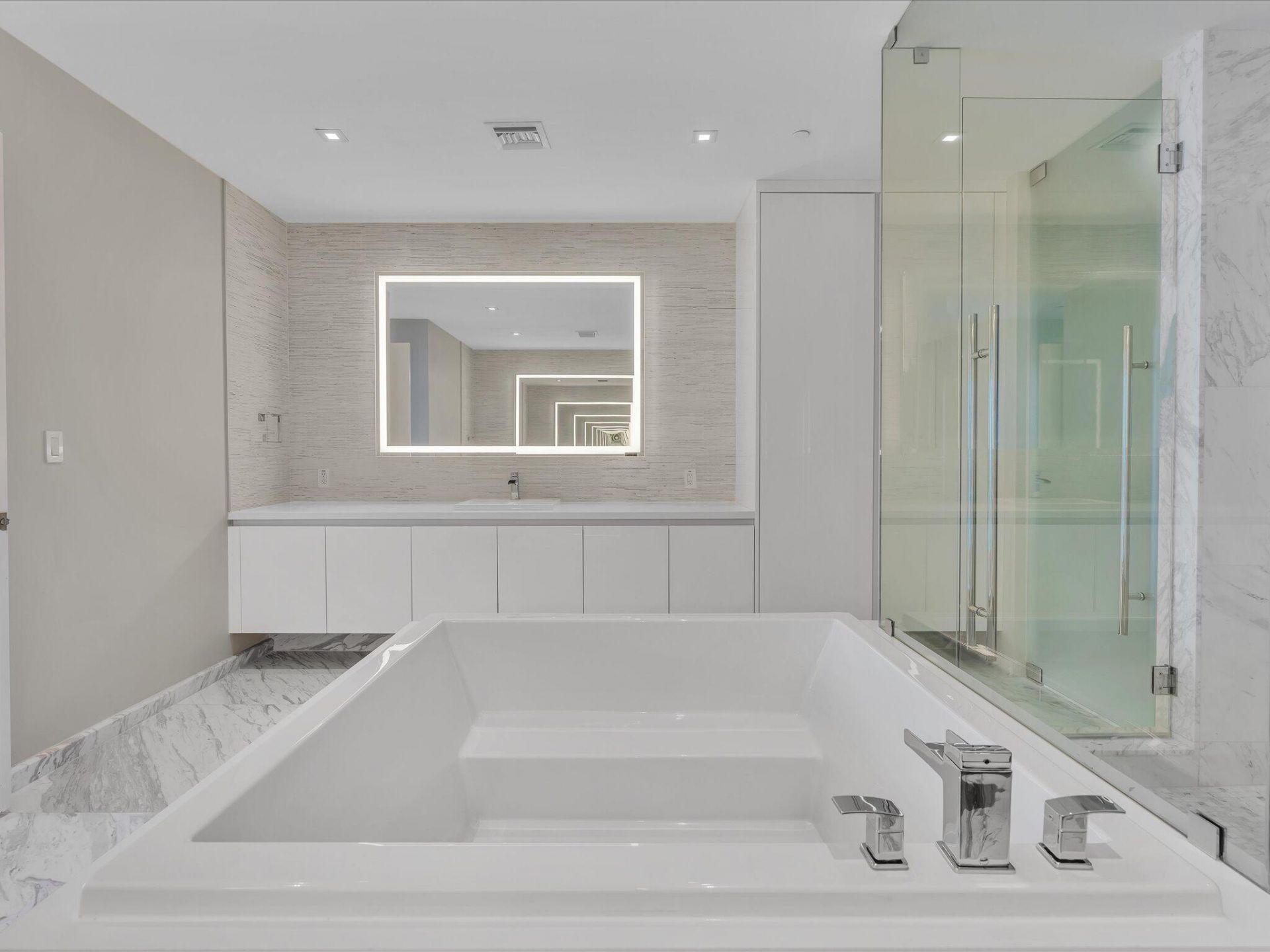 701 N Fort Lauderdale Beach Boulevard N, Unit 802, Fort Lauderdale, FL 33304 Photo