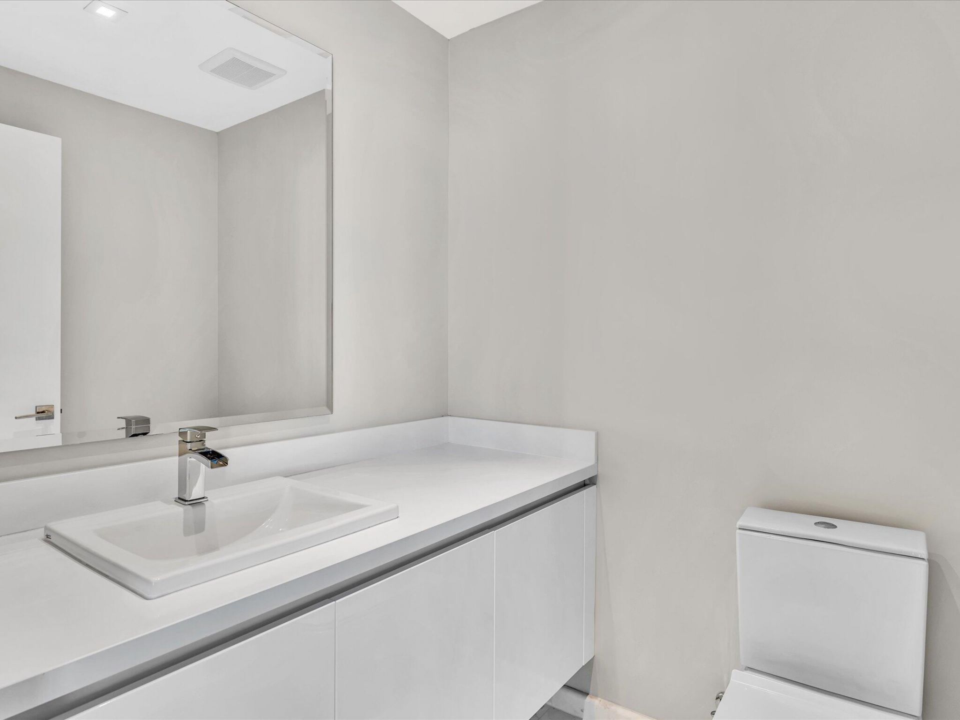 701 N Fort Lauderdale Beach Boulevard N, Unit 802, Fort Lauderdale, FL 33304 Photo