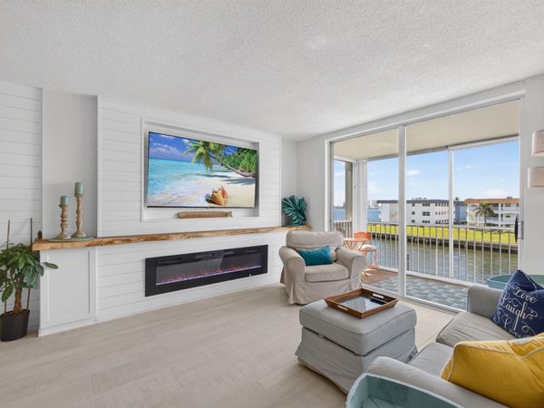 100 Paradise Harbour Boulevard, Unit 307, North Palm Beach, FL 33408