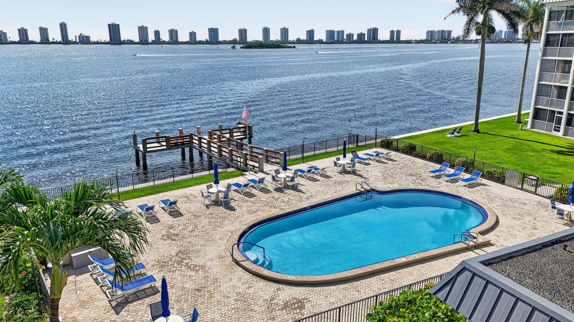 100 Paradise Harbour Boulevard, Unit 307, North Palm Beach, FL 33408 Photo