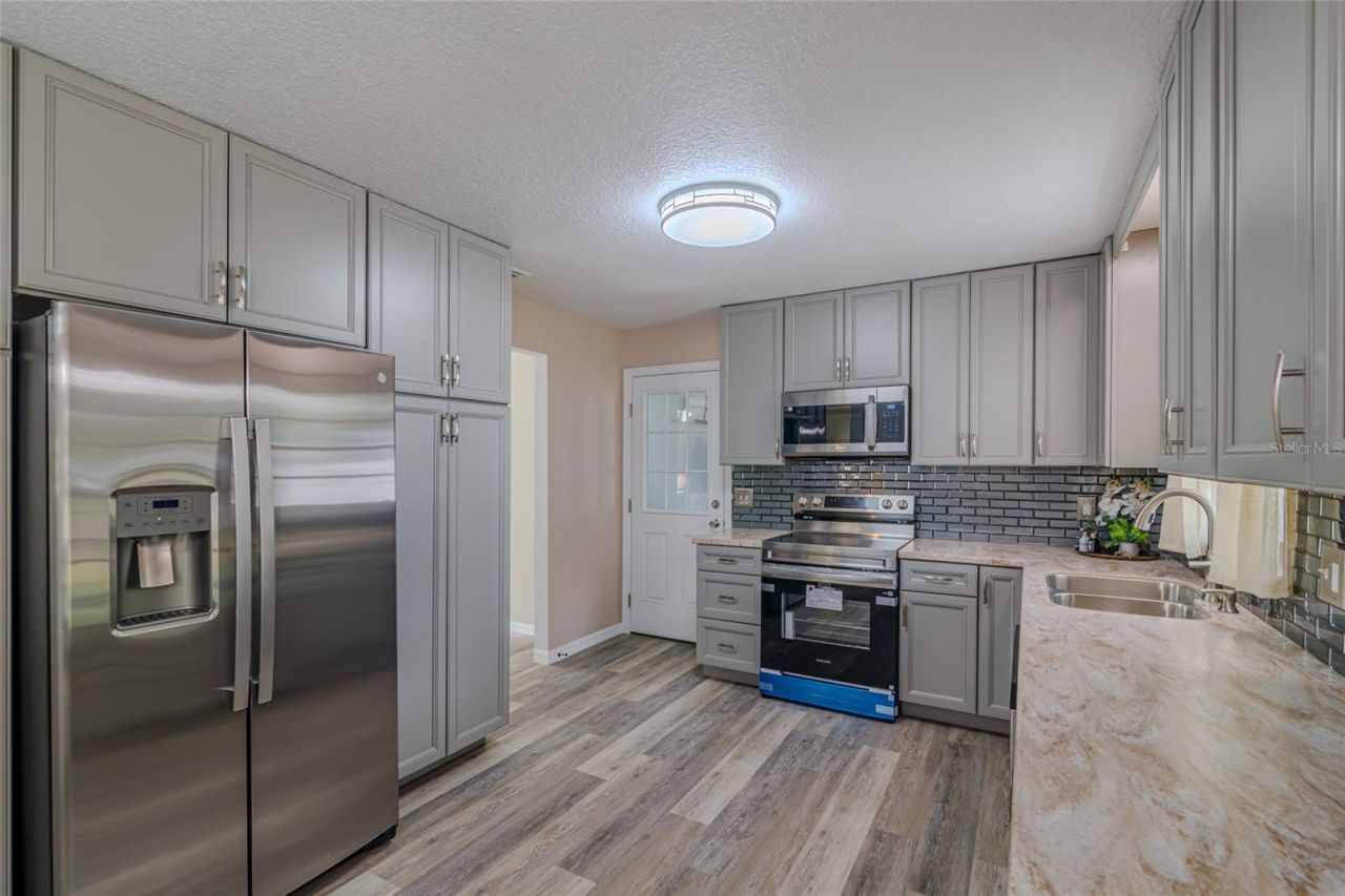 6875 NE 25th Avenue, Ocala, FL 34479 Photo