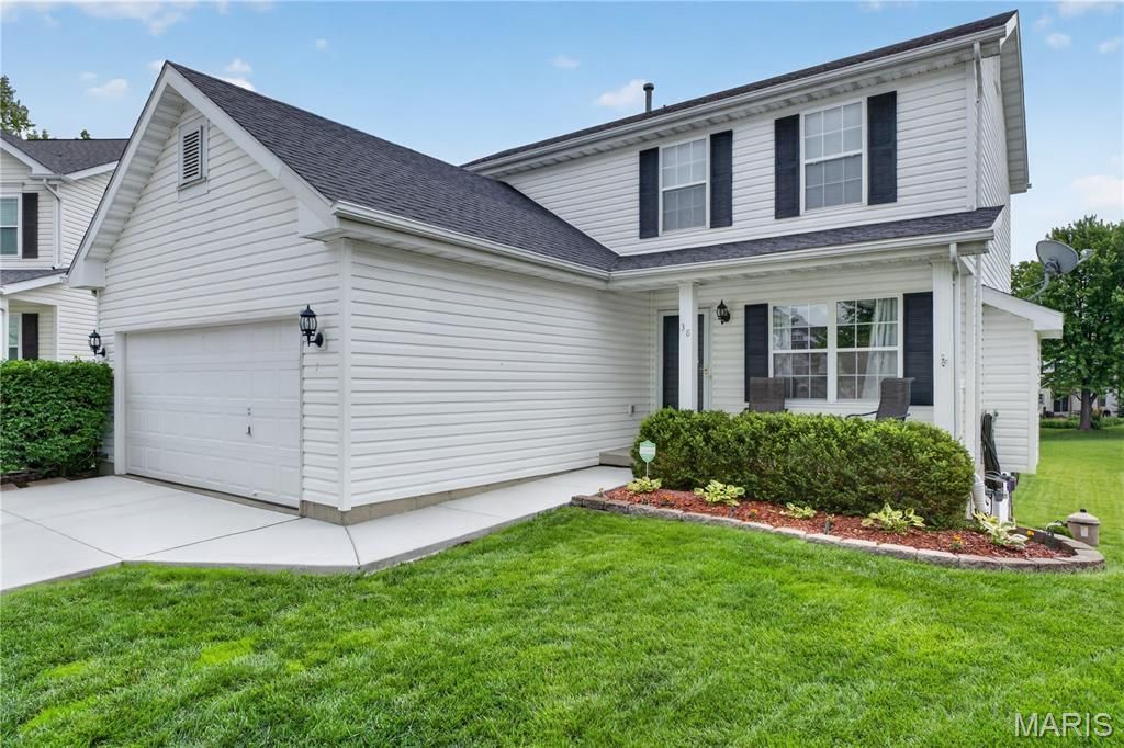 38 Glastonbury Court, Lake Saint Louis, MO 63367 Main Photo