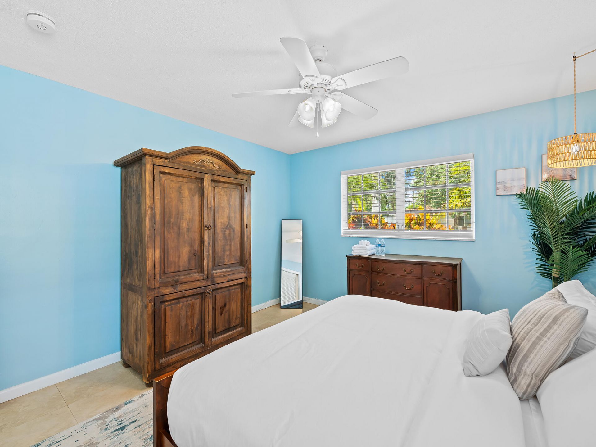 3240 Spanish River Drive, Lauderdale by the Sea, FL 33062 Photo