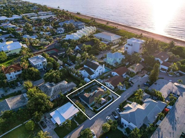22 Oceanview Drive, Unit 22, Ocean Ridge, FL 33435