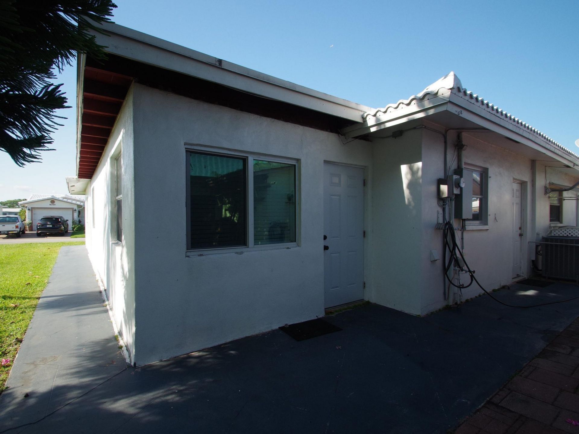 5813 NW 82nd Avenue, Tamarac, FL 33321 Photo