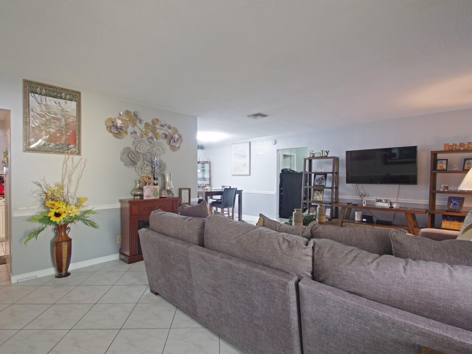 5813 NW 82nd Avenue, Tamarac, FL 33321 Photo