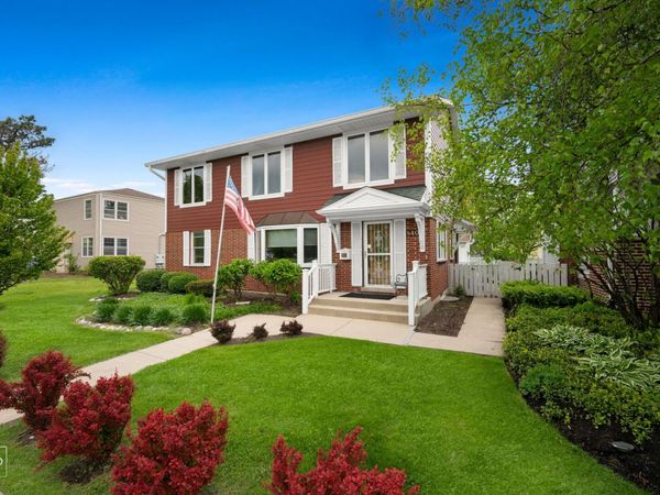 840 N Center Street , Naperville, IL 60563