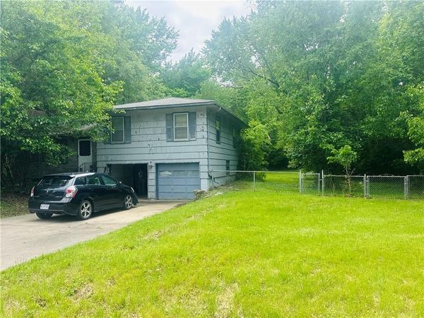 10601 E 33rd Terrace, Independence, MO 64052