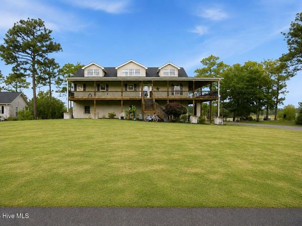 354 W South Shore Drive, Southport, NC 28461