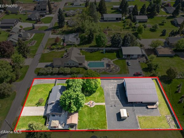5903 N Davenport St , Dalton Gardens, ID 83815