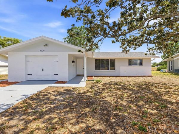7526 PINEAPPLE LANE , PORT RICHEY, FL 34668