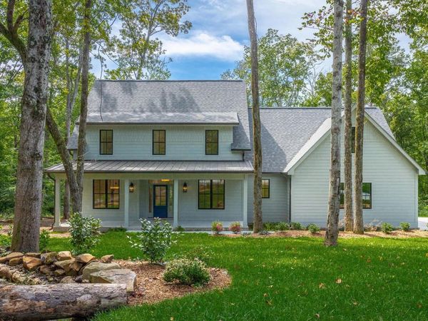 460 Spring Drive, Signal Mountain, TN 37377