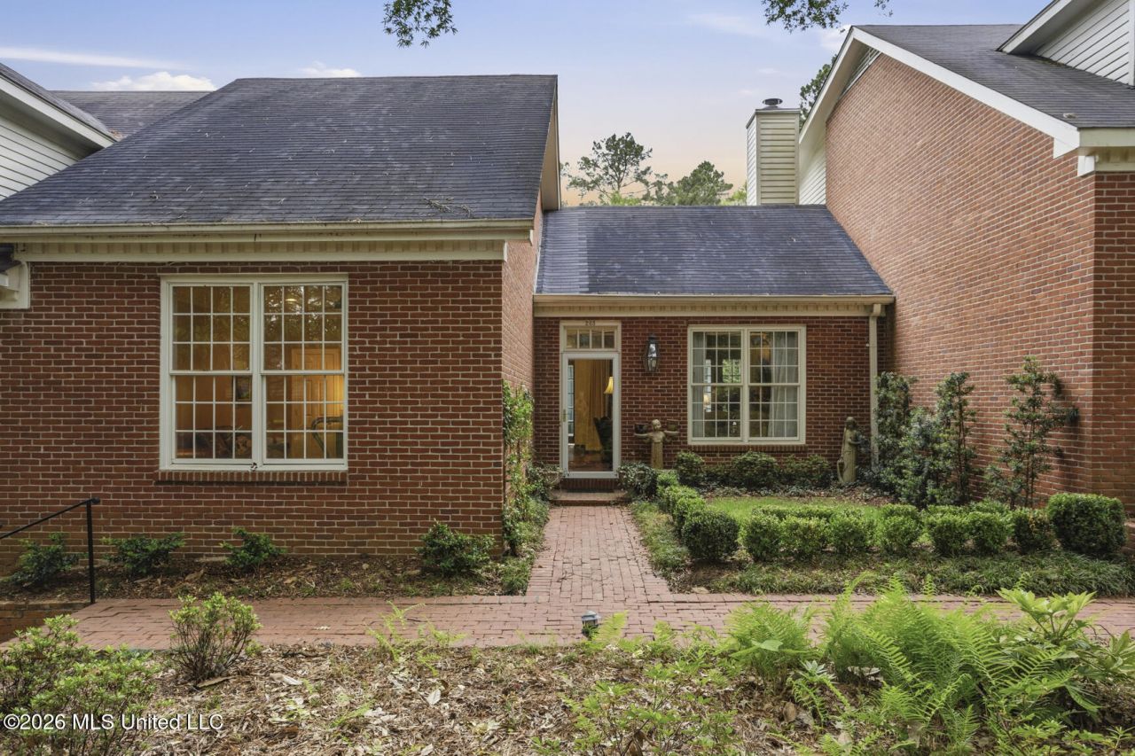 243 Eastbrooke Street, Jackson, MS 39216 Main Photo