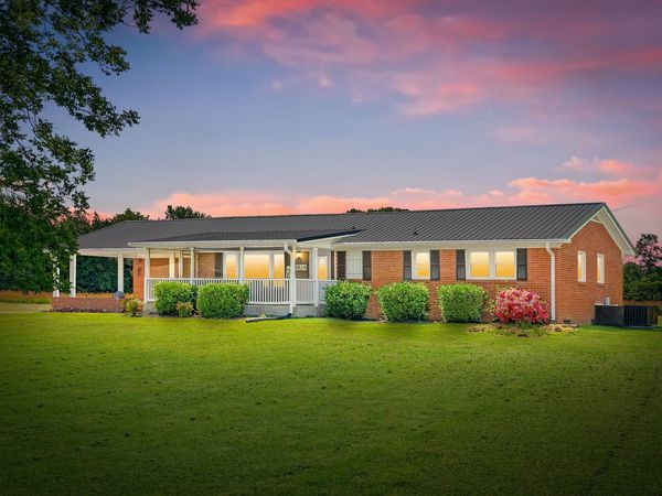 3824 Oakwood Rd, Woodlawn, TN 37191