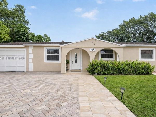 4271 NW 192nd St , Miami Gardens, FL 33055