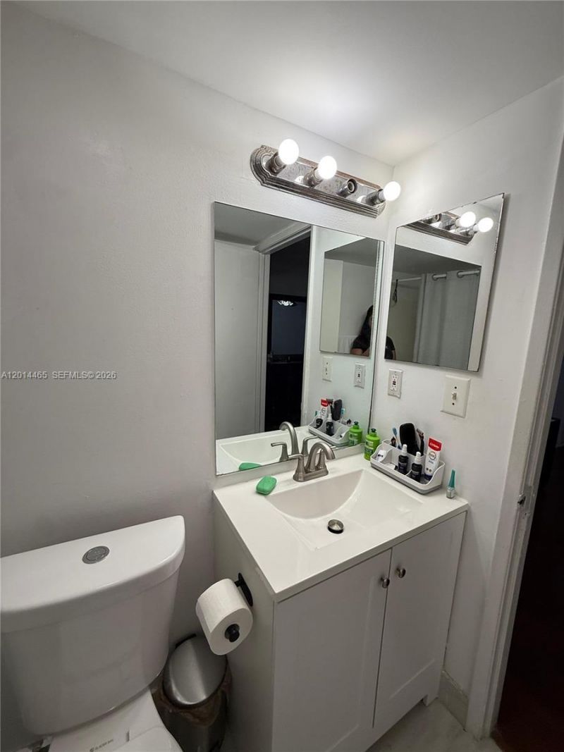 6955 NW 186th St , Unit F402, Hialeah, FL 33015 Photo